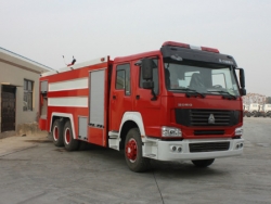 Camion de réservoir du feu de moteur de Sinotruk 6x4 15000L