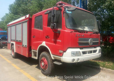 Chine Le camion de pompiers tous terrains de la délivrance 4X4 avec 3000 litres de réservoir d'eau 1500 litres écument fournisseur