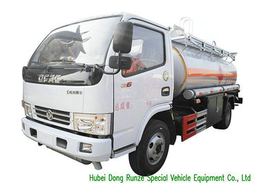 Chine 3000L - camion-citerne aspirateur du pétrole 6000L brut, camion de livraison d'essence et d'huile mobile fournisseur