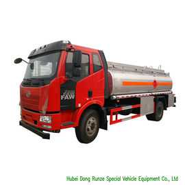 Chine Camion de pétrolier de pétrole de FAW 9CBM pour le transport avec 3 personnes Seater fournisseur