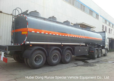 Chine axes chimiques du camion-citerne aspirateur 30-45CBM 3 pour l'acide chlorhydrique, la livraison de chlorure ferrique fournisseur