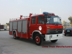 Camion de pompiers de réservoir d'eau de Dongfeng 4x2 5000Litres