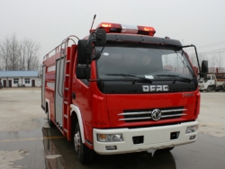 Camion de réservoir direct du feu de l'usine DONGFENG 4X4