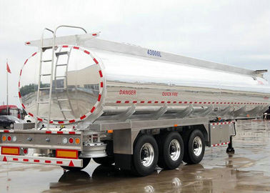 Chine Litres inflammables liquides 3 d'axes du transport routier 44000 de pétrole de bateau-citerne en aluminium de carburant fournisseur
