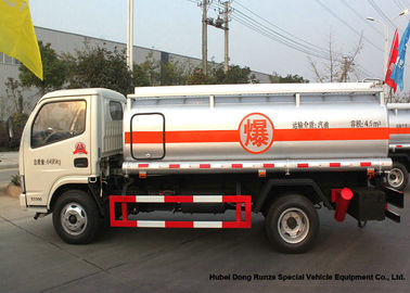 Chine camion de livraison d'essence et d'huile du ravitaillement 4x2 4000 L avec le double frein d'air comprimé de circuit fournisseur