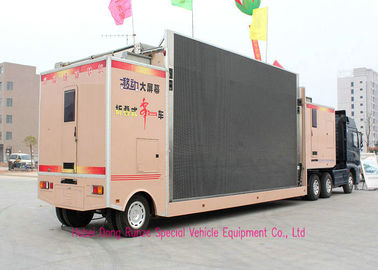 Chine Camion professionnel de panneau d'affichage de LED avec le système de levage pour la publicité extérieure fournisseur
