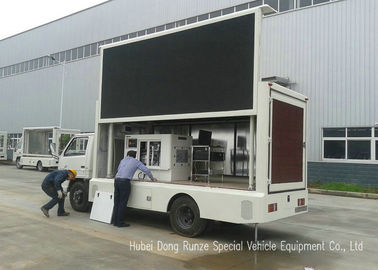 Chine Véhicule mobile de la publicité de camion de panneau d'affichage de JMC OMDM LED avec le caisson lumineux polychrome fournisseur