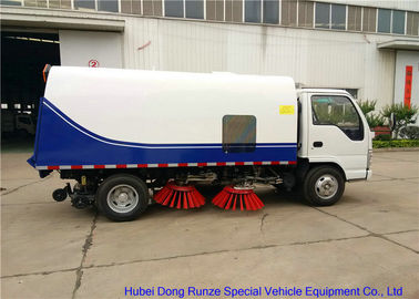 Chine Le véhicule de balayeuse de piste d'aéroport d'ISUZU 600P avec des brosses de nettoyage arrosent la pulvérisation fournisseur