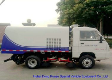 Chine Mini camion de balayeuse de route de Foton, balayeuse mécanique avec 4 des déchets de CBM des brosses 2 fournisseur