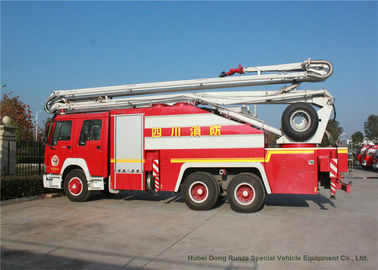 Haut camion de pompiers d'offre de jet de Sinotruck Howo 6x4 avec le réservoir d'eau 5500 L voyageant en jet 18m fournisseur