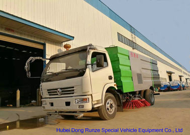 Camion de balayeuse de route de rue, camion de balayeuse de vide pour la route de parking/aéroport fournisseur