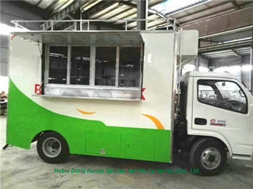 Camion de cuisine 4x2/4x4 mobile de DFAC RHD/LHD pour la nourriture faisant cuire et se vendant fournisseur